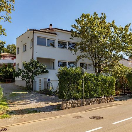 Amazing Apartment In Njivice With Kitchen Eksteriør billede