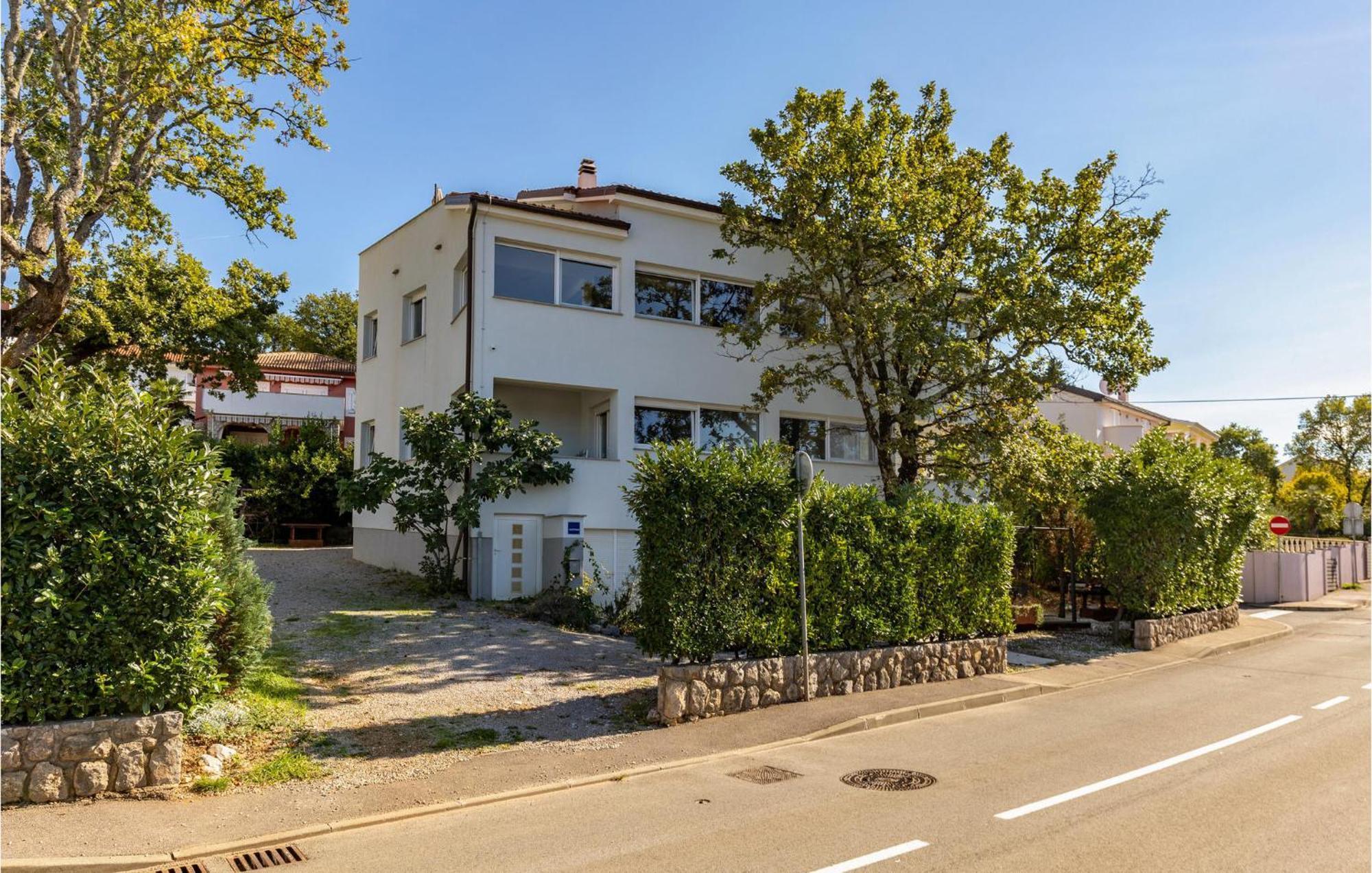 Amazing Apartment In Njivice With Kitchen Eksteriør billede