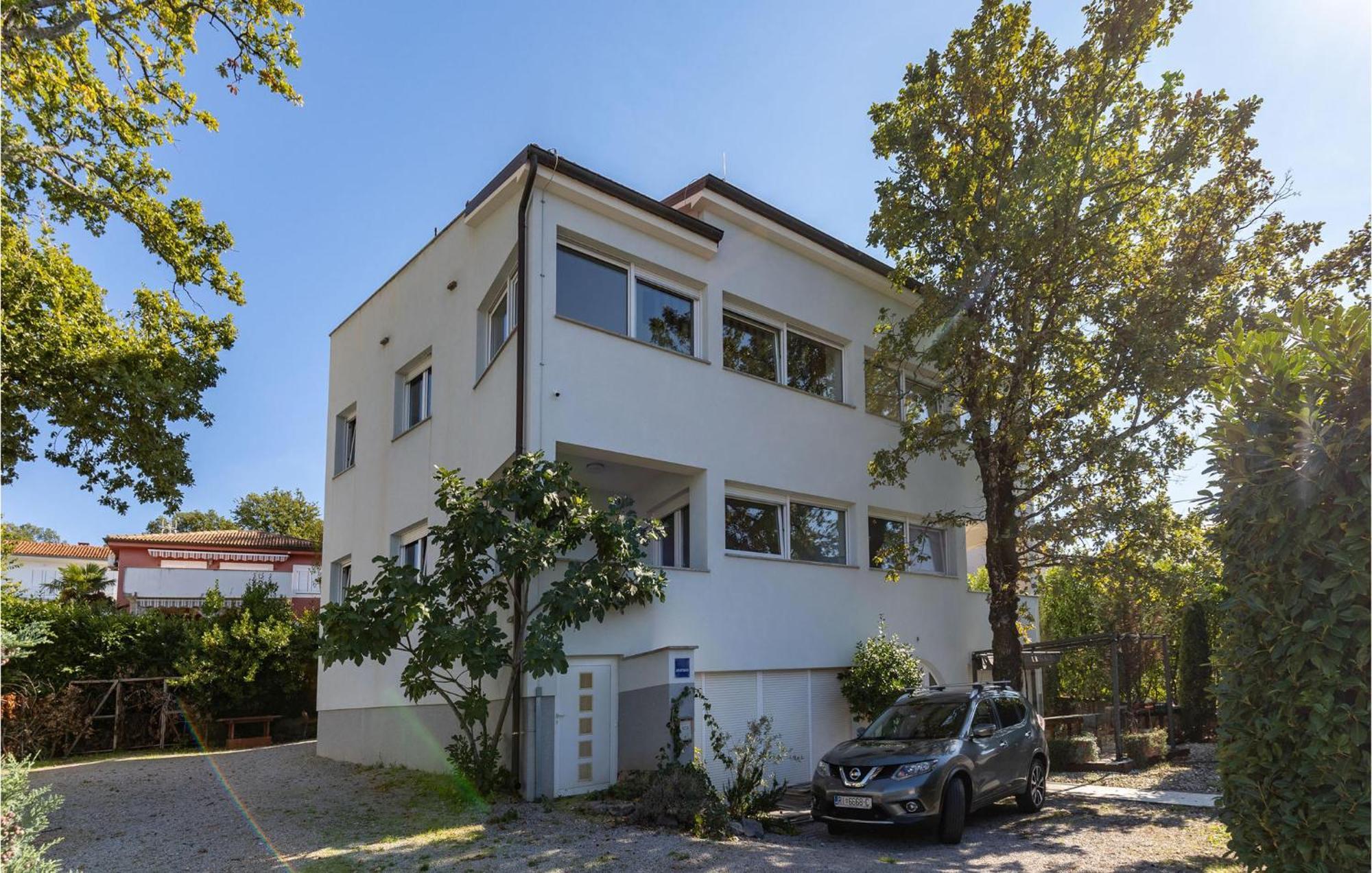 Amazing Apartment In Njivice With Kitchen Eksteriør billede